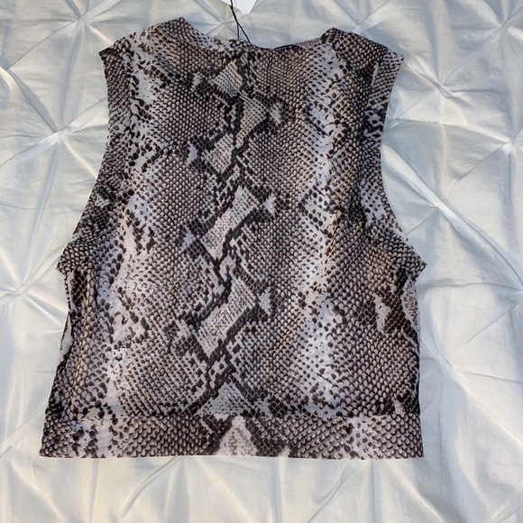 Sheer crop top - Picture 2 of 2